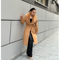 ŞAL YAKA KÜRKLÜ KAŞE KABAN CAMEL