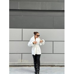 KOL VE YAKA KÜRKLÜ ARA BOY KAŞE BEYAZ